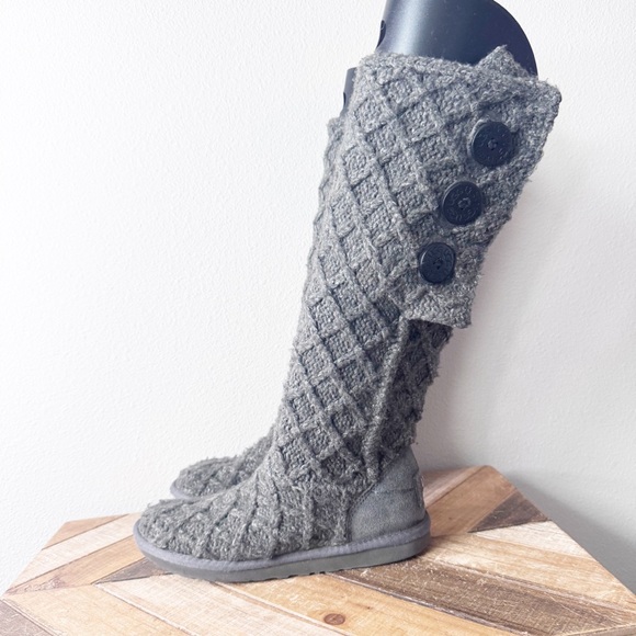 Ugg Lattice Knit Gray Quilted Women's Boots - Picture 3 of 15